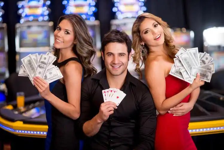 Casino trực tuyến kunet – bàn Baccarat và Roulette với dealer thật phát sóng